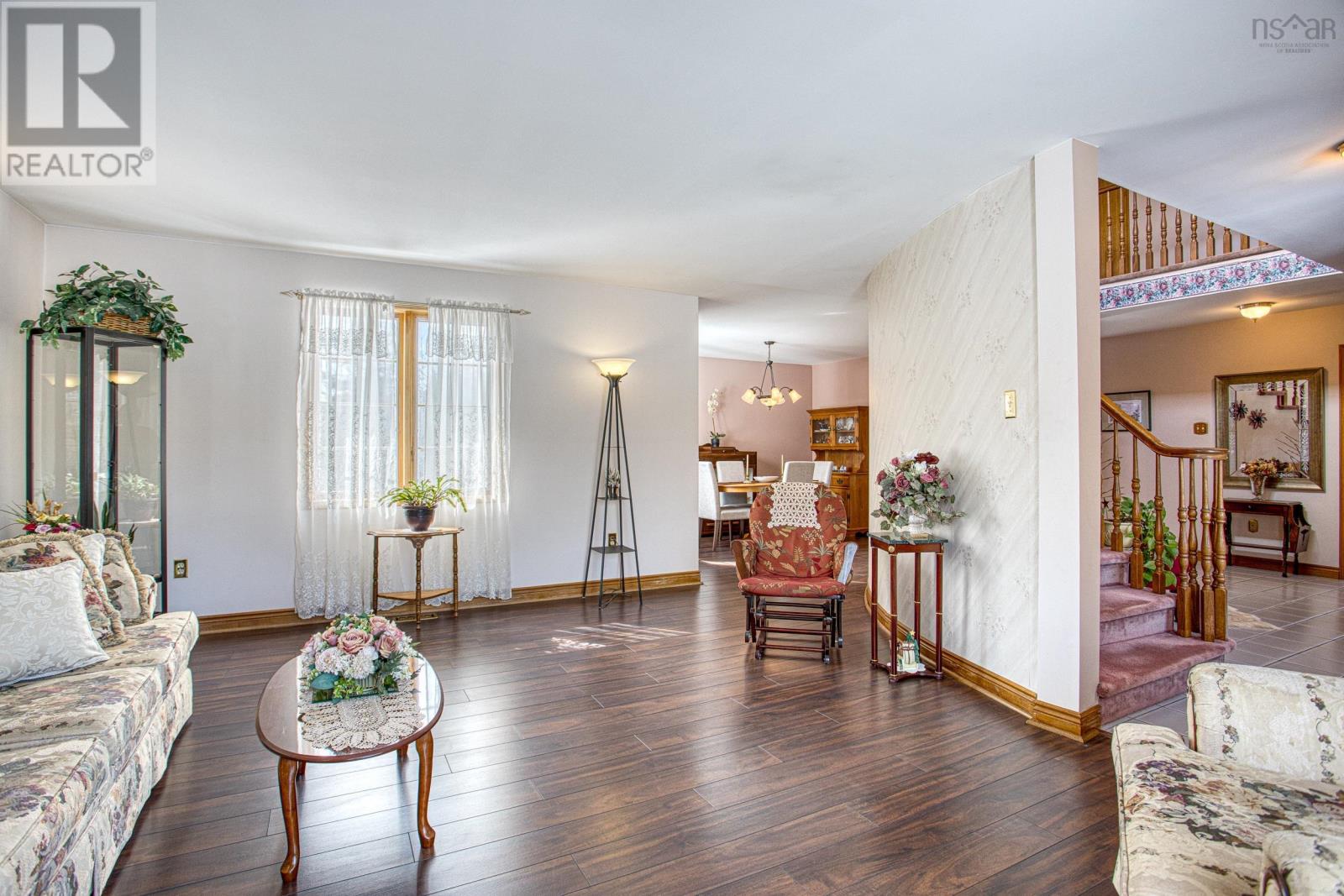 Property 13 of 36 of 122 Northcliffe Drive