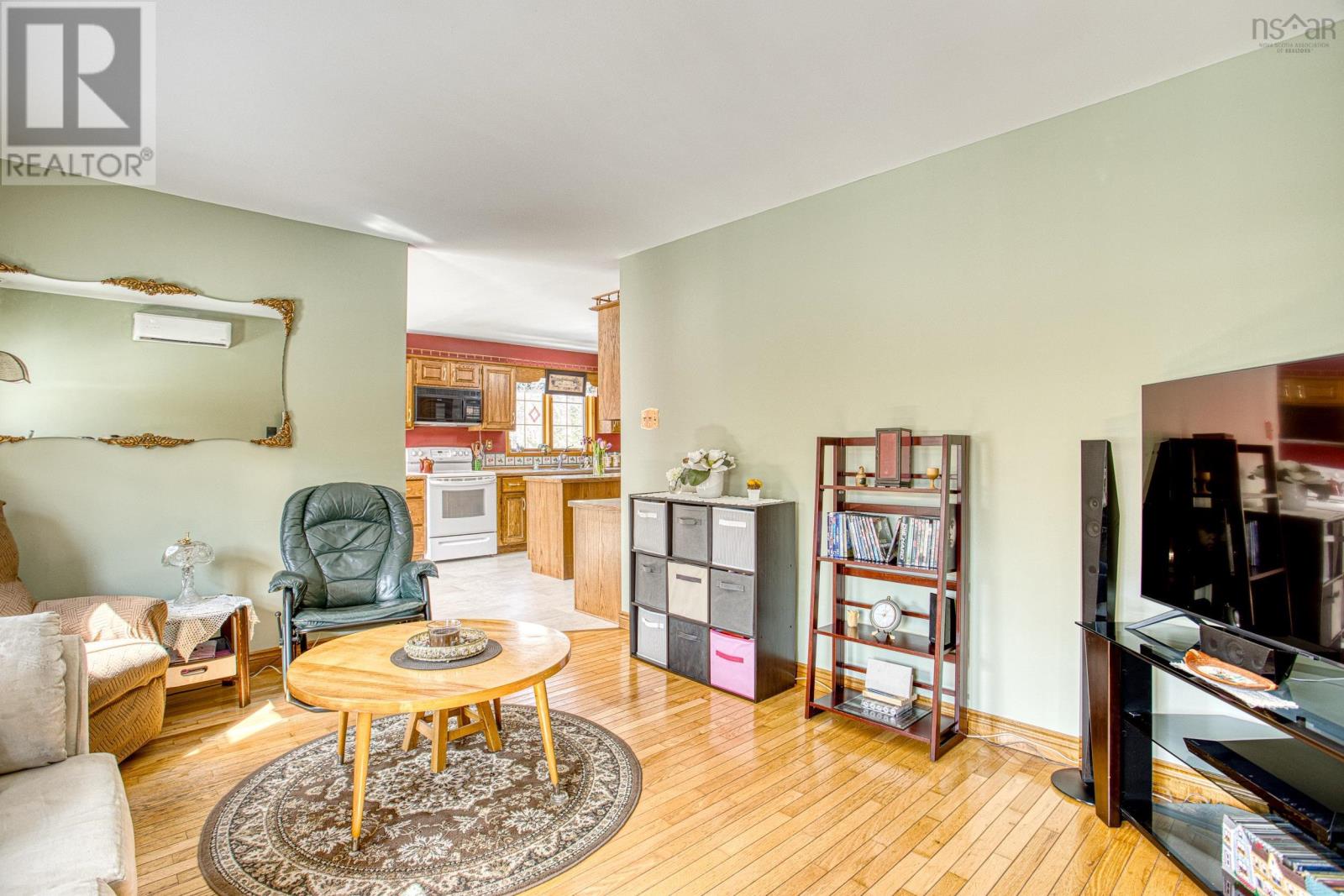 Property 14 of 36 of 122 Northcliffe Drive