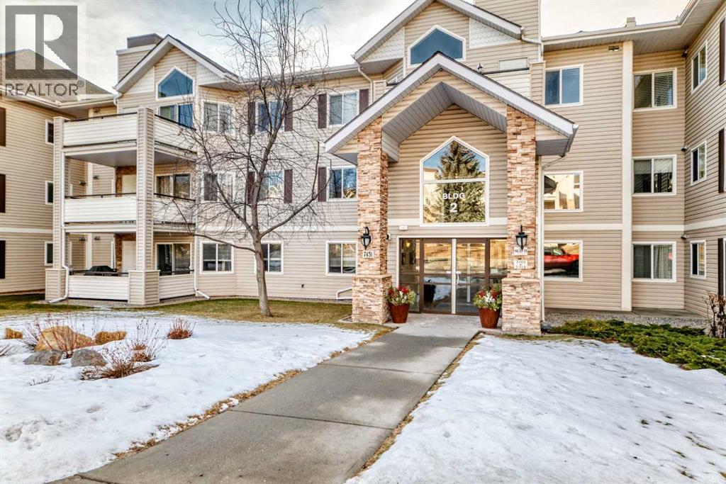 Single Family House for Sale in   Springbank Boulevard SW Springbank Hill Calgary 