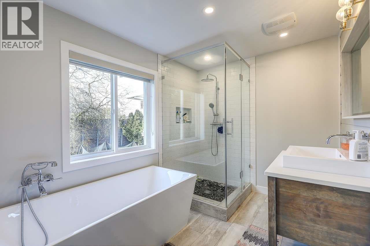 5007 60A Street, Ladner