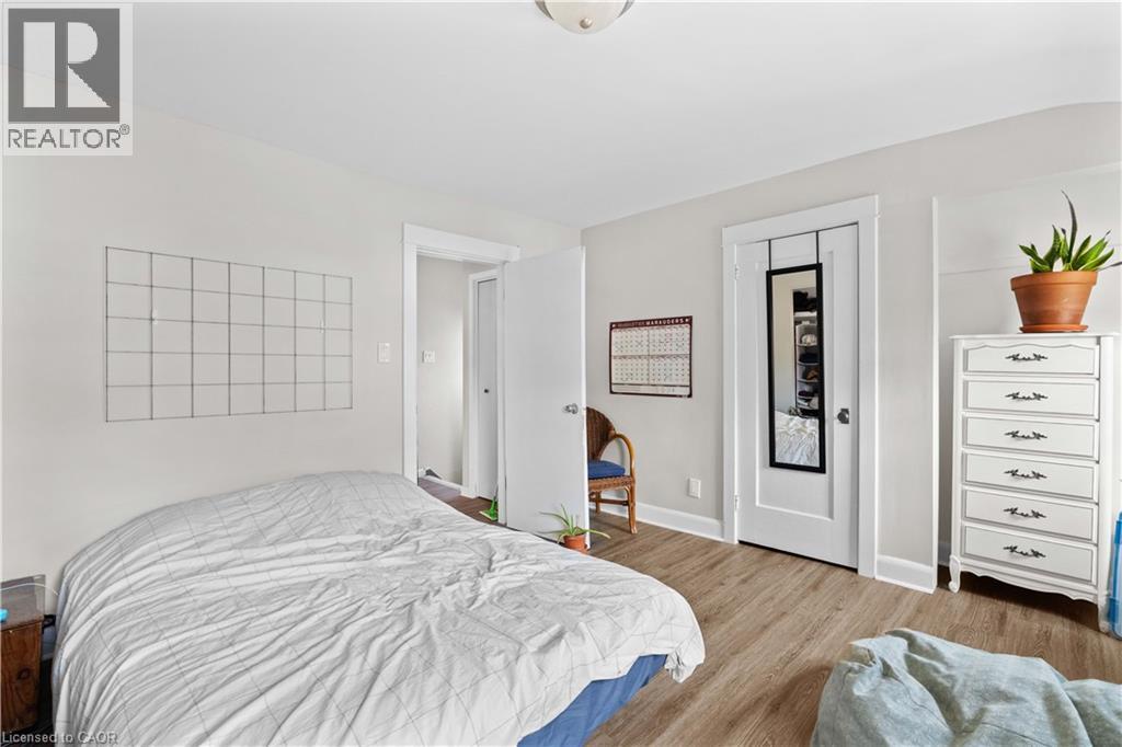 33 CLINE AVENUE N - 4