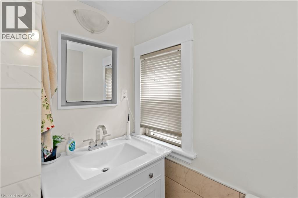 33 CLINE AVENUE N - 9