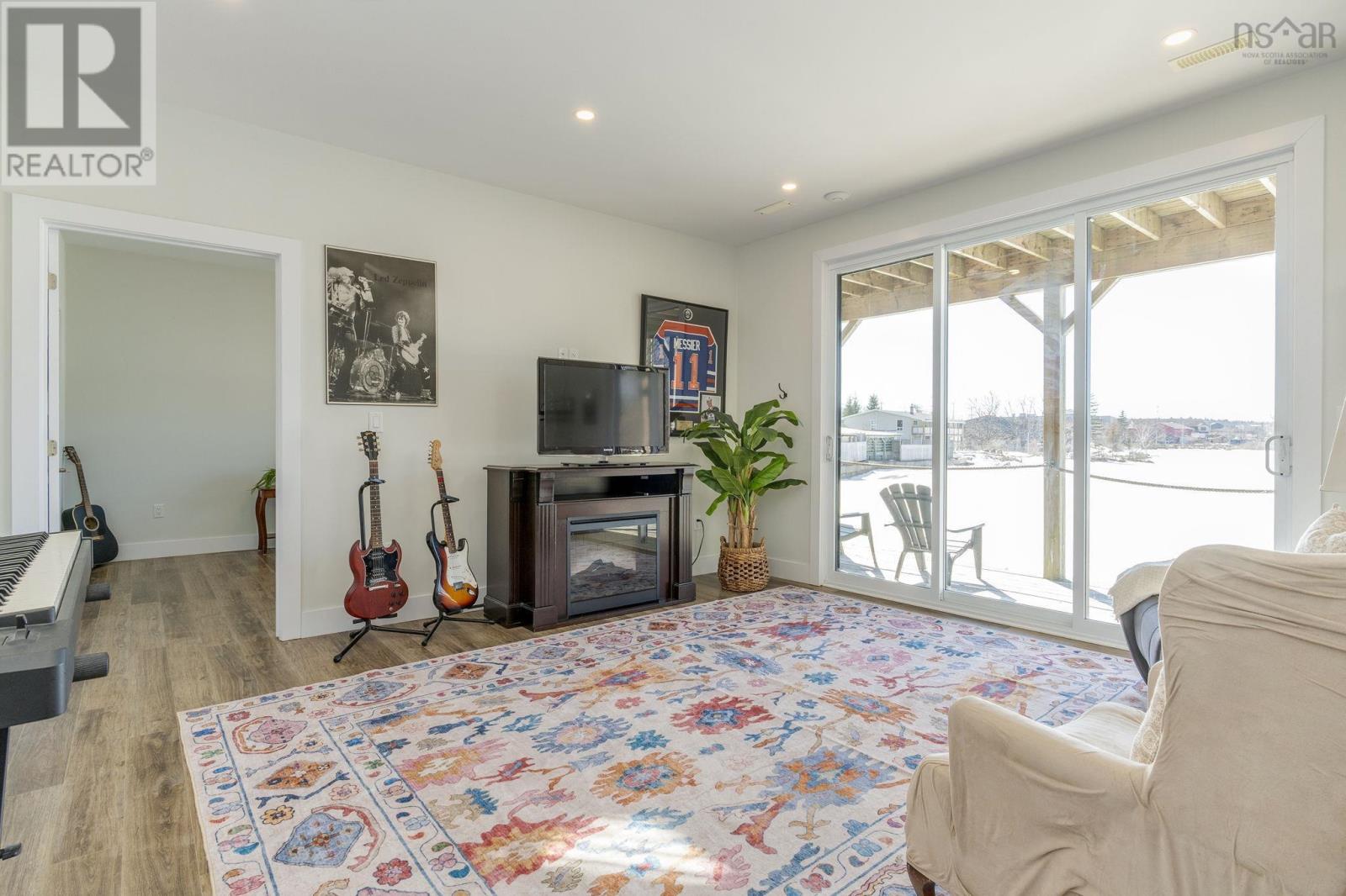 Property 33 of 50 of 30 Montague Road