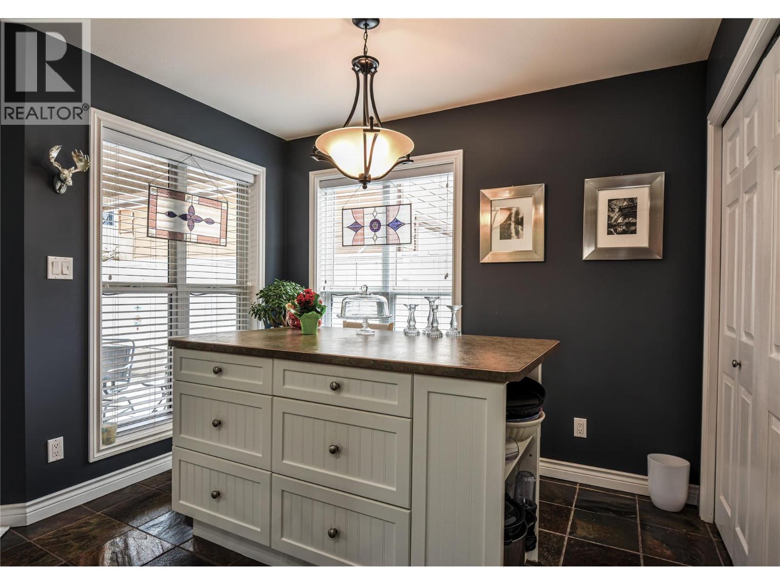 2852 JUNIPER Drive, Penticton