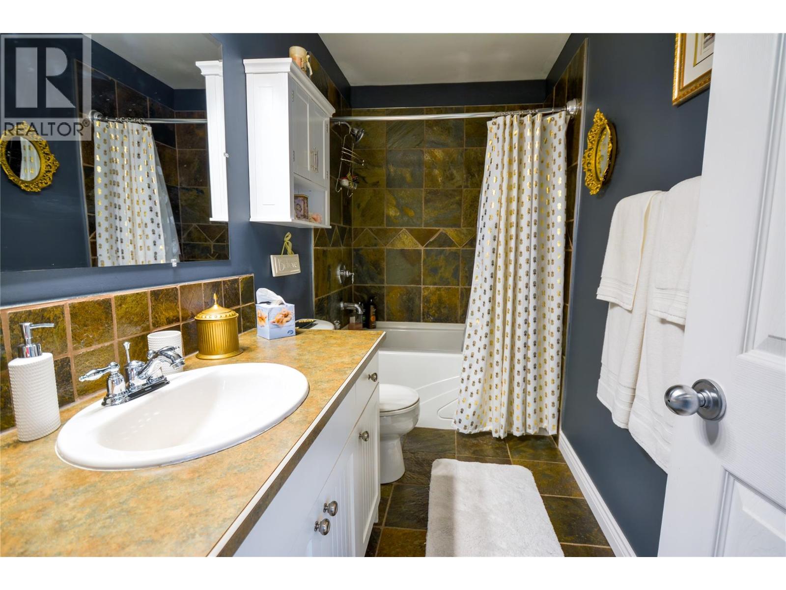 2852 JUNIPER Drive, Penticton