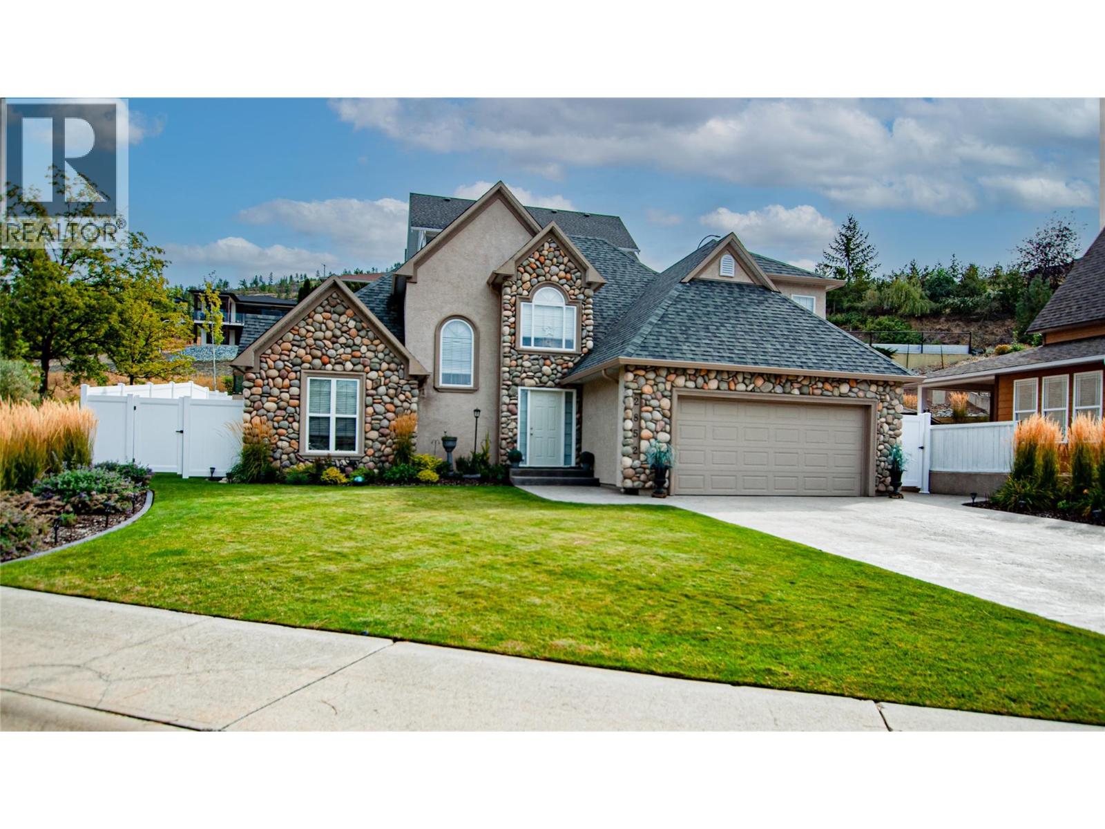2852 JUNIPER Drive, Penticton