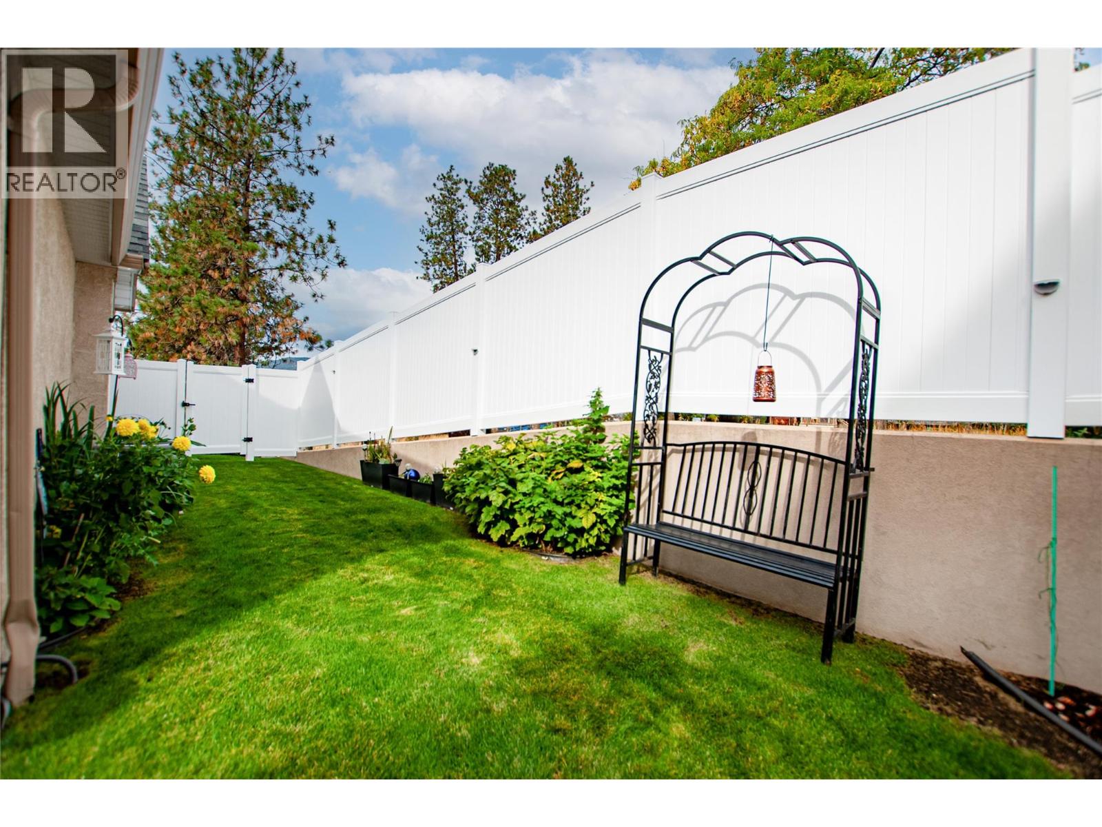 2852 JUNIPER Drive, Penticton