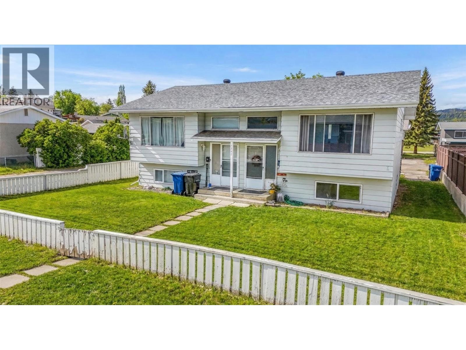 1121 8 Avenue S, Cranbrook