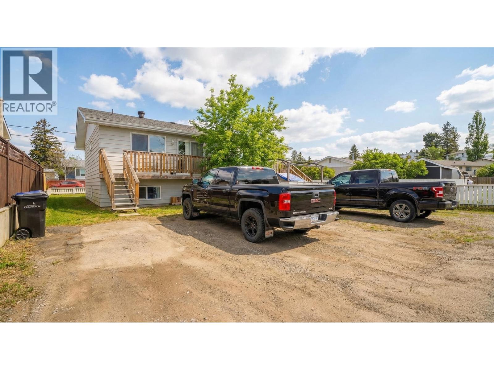 1121 8 Avenue S - 9