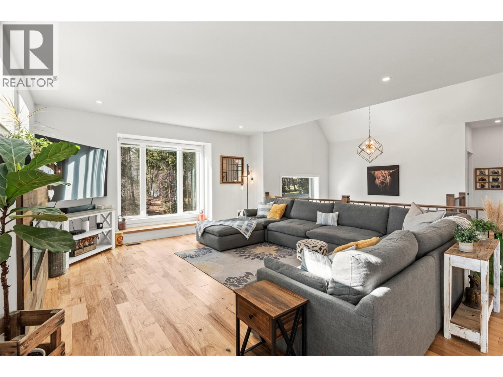  3200 20 Street Northeast, Salmon Arm