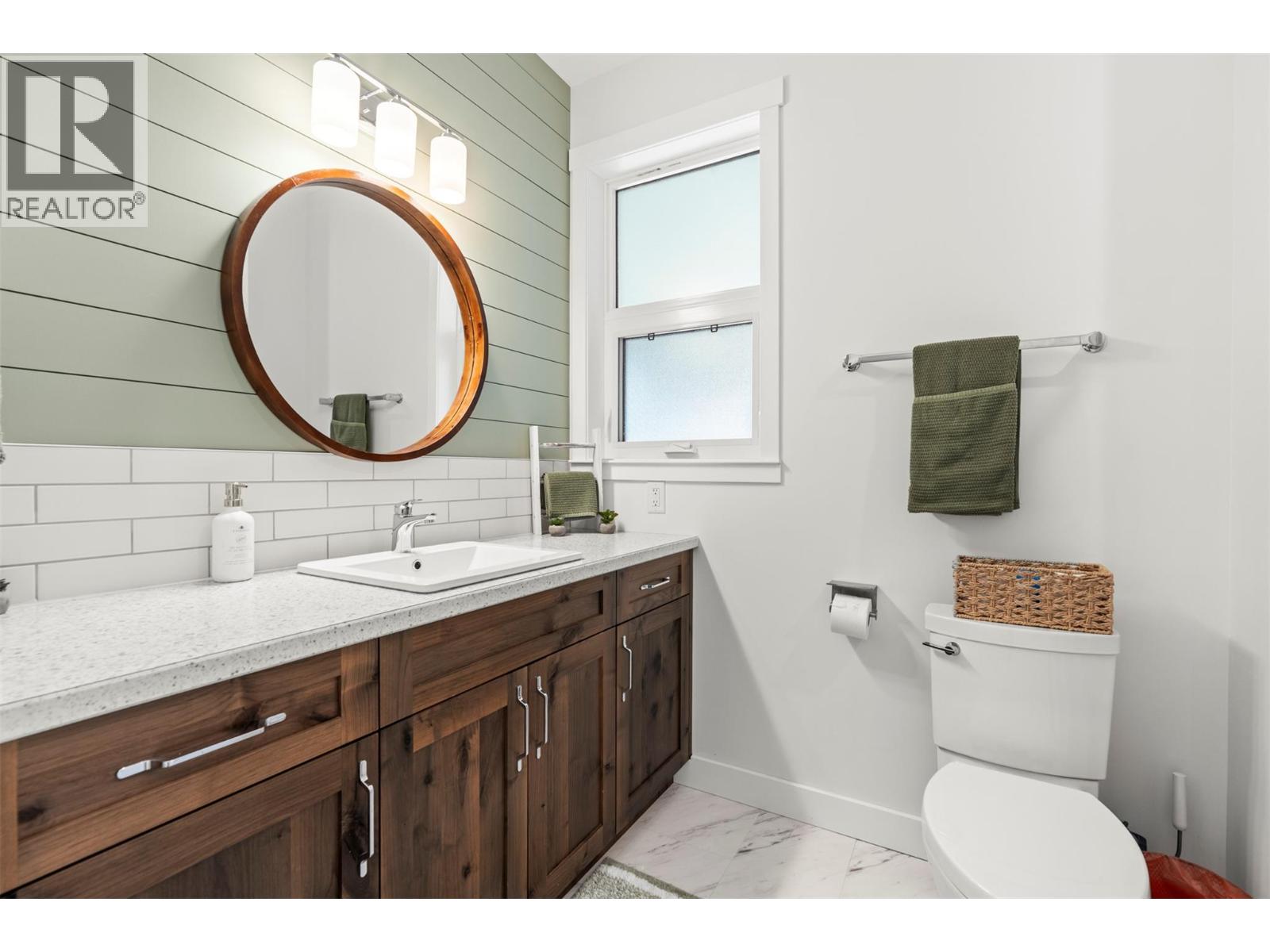  3200 20 Street Northeast, Salmon Arm