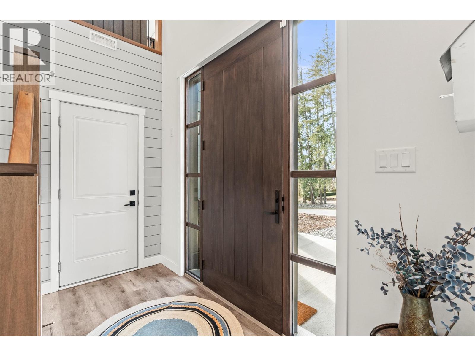  3200 20 Street Northeast, Salmon Arm