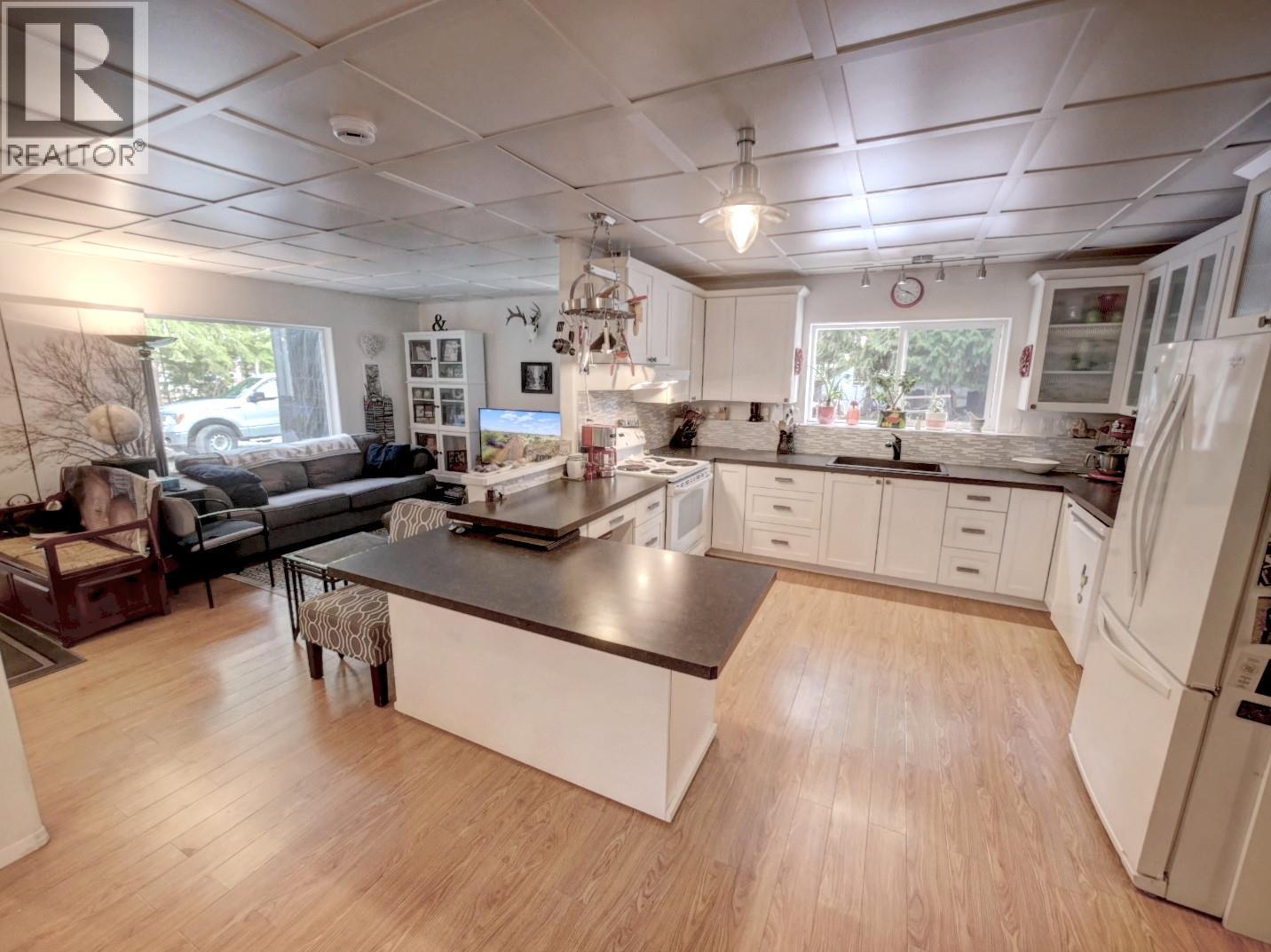  8872 Slocan West Road, Slocan