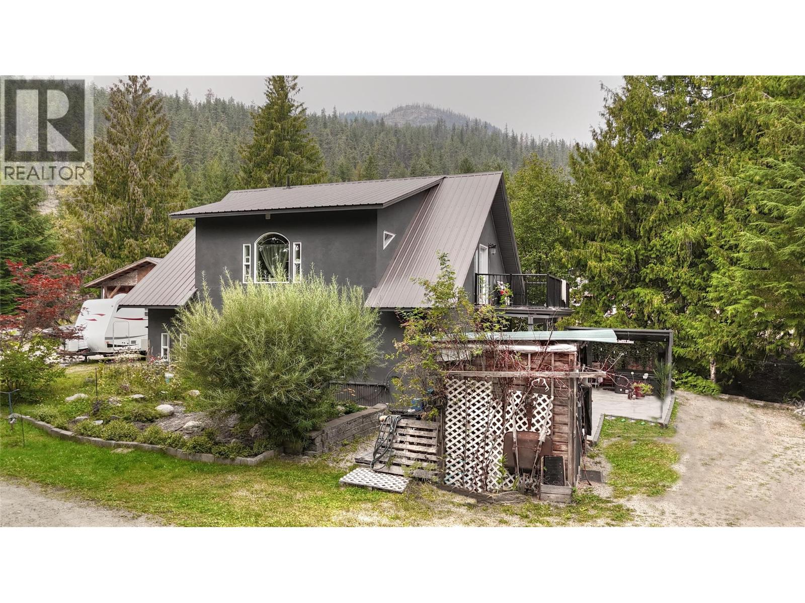  8872 Slocan West Road, Slocan