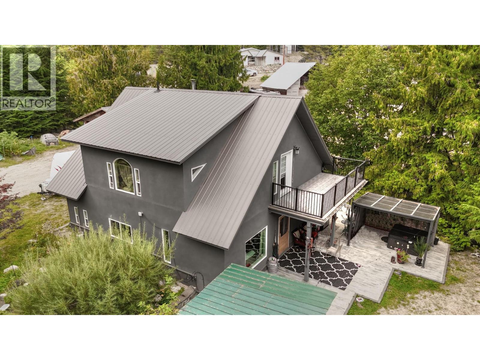  8872 Slocan West Road, Slocan