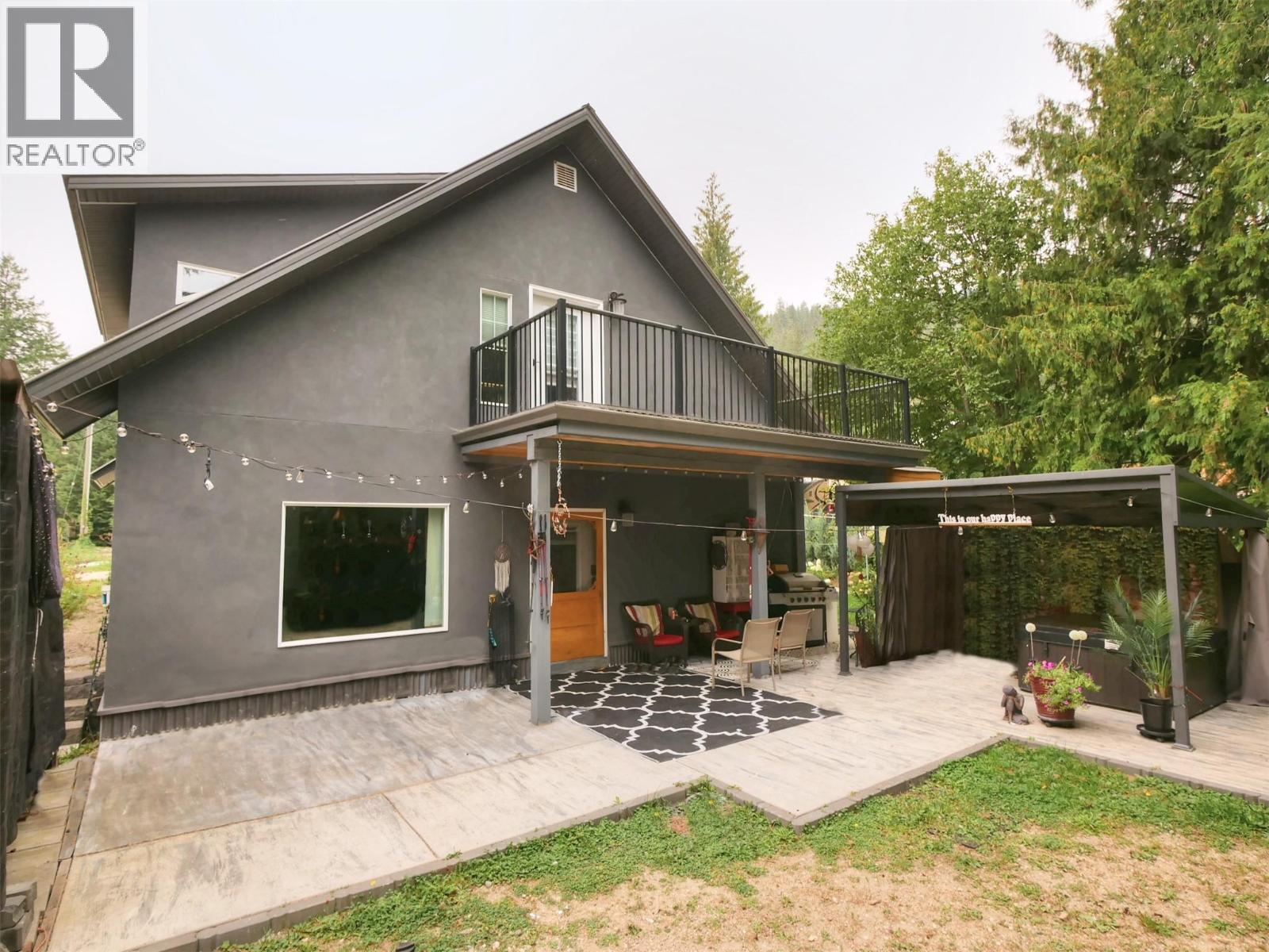  8872 Slocan West Road, Slocan