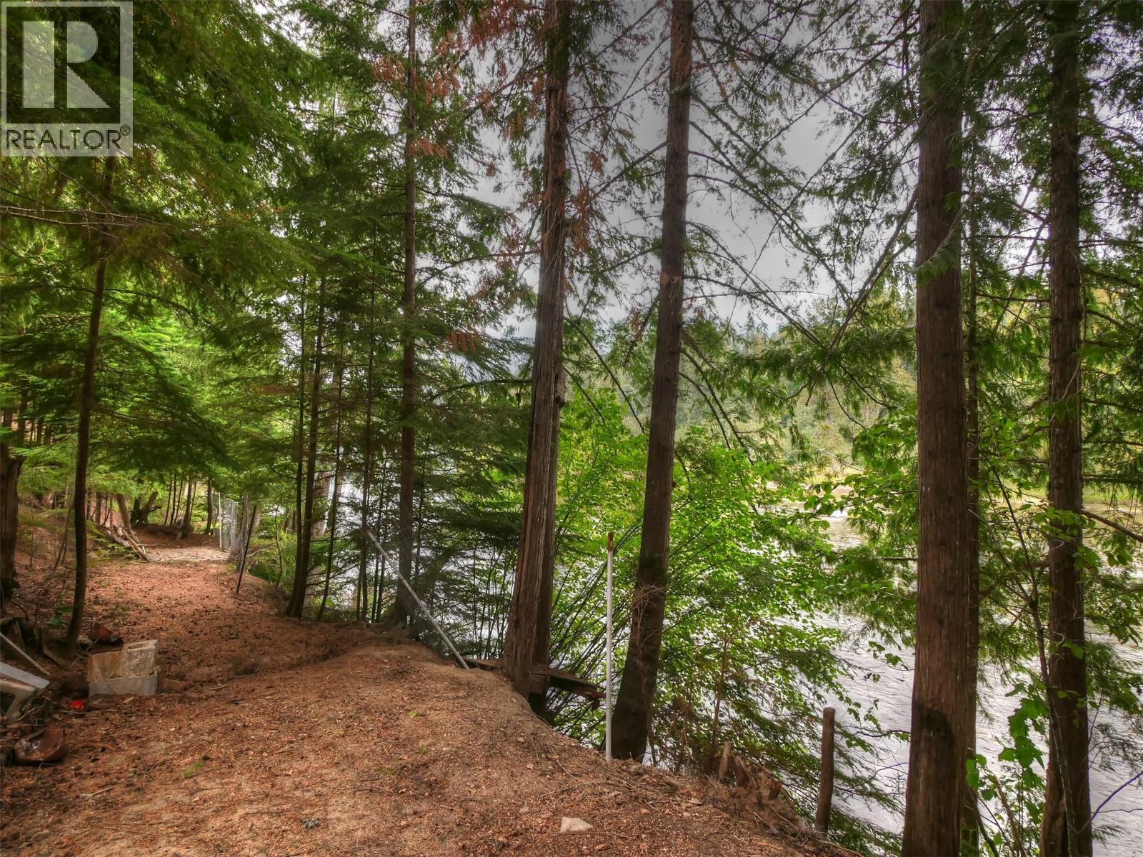  8872 Slocan West Road, Slocan