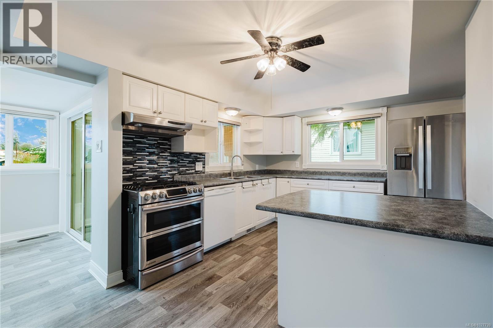 Single Family House for Sale in  Fifth St Victoria 