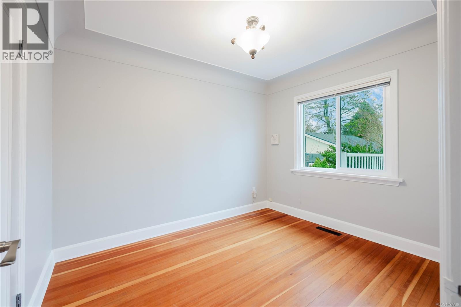 Single Family House for Sale in  Fifth St Victoria 