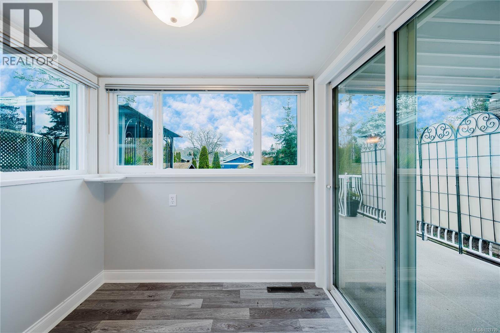 Single Family House for Sale in  Fifth St Victoria 