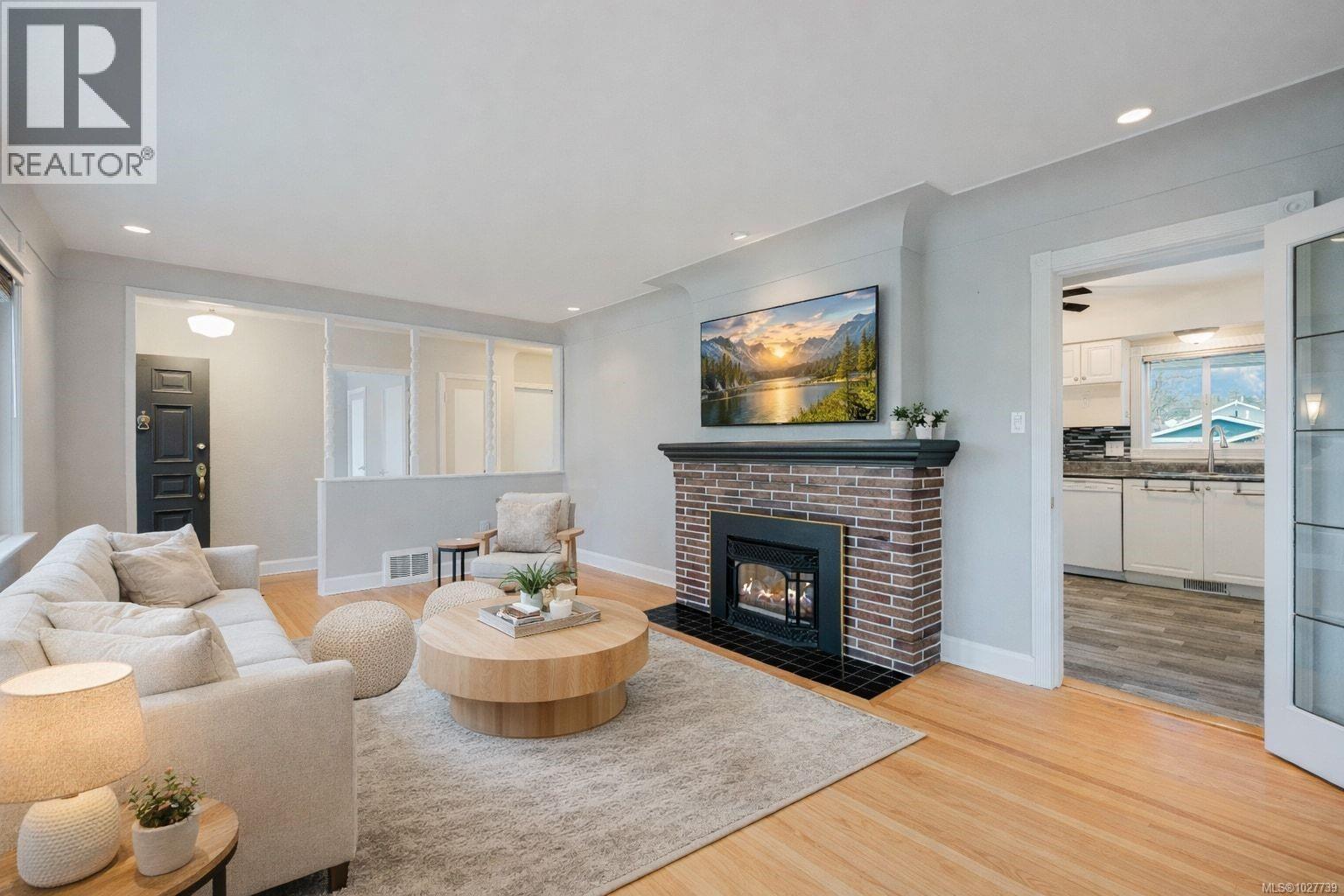 Single Family House for Sale in  Fifth St Victoria 