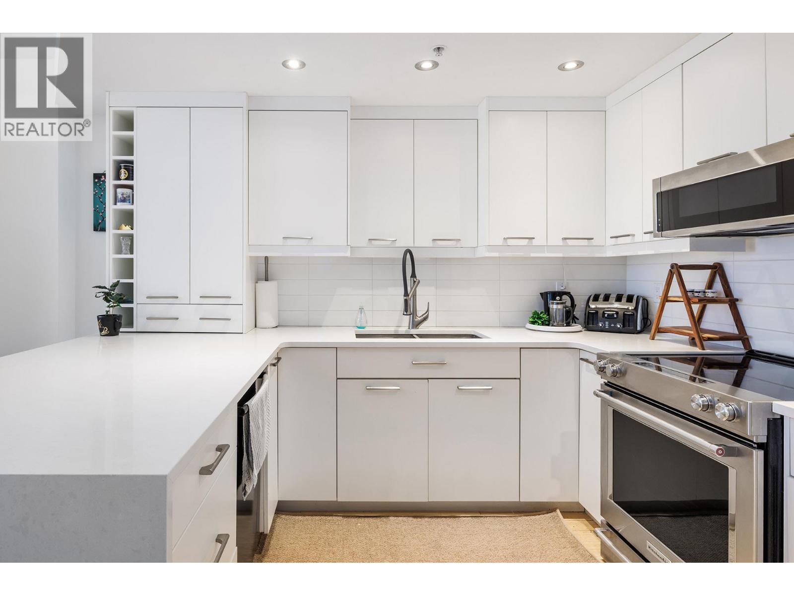 247 1088 Sunset Drive, Kelowna