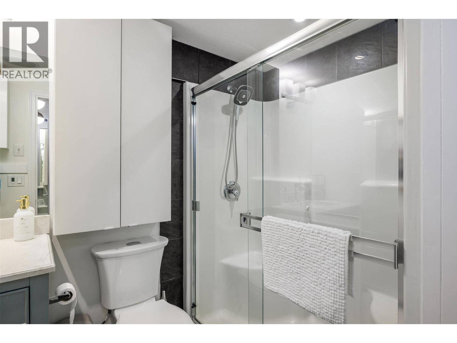 247 1088 Sunset Drive, Kelowna