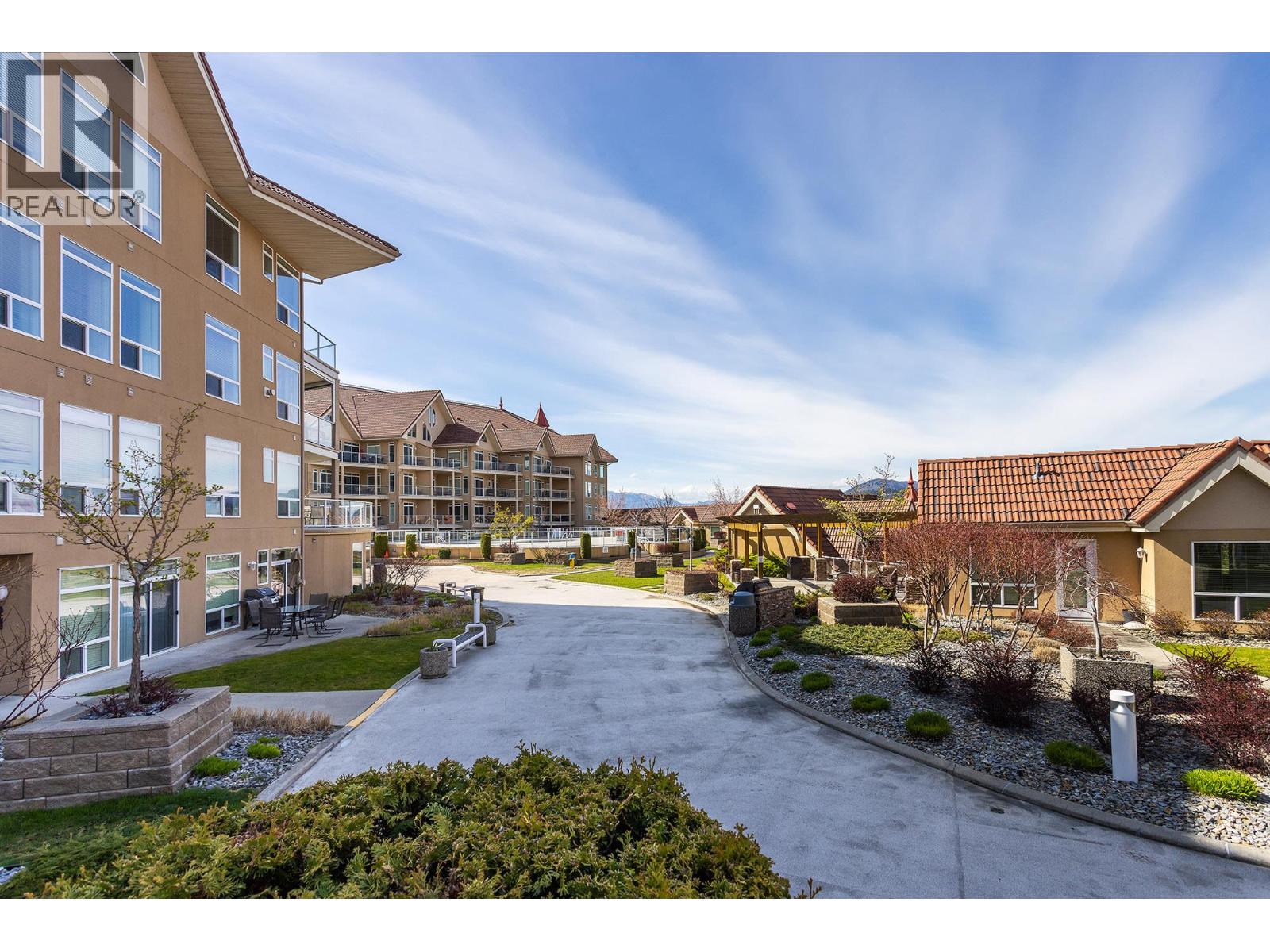 247 1088 Sunset Drive, Kelowna