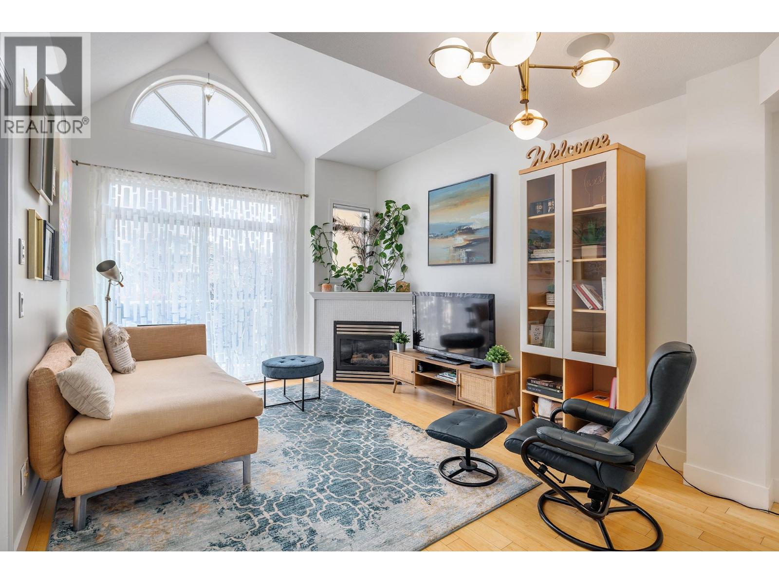 #247-1088 Sunset Drive, Kelowna