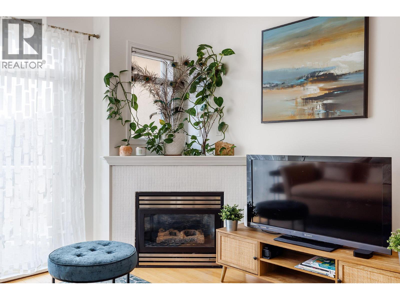 247 1088 Sunset Drive, Kelowna