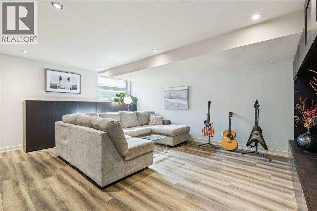 Single Family House for Sale in   Avenue SW Richmond Calgary 