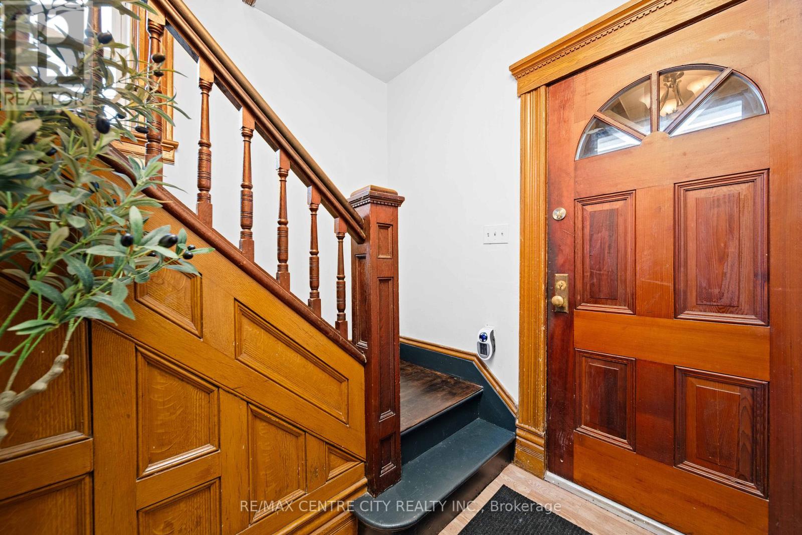 Upper Home