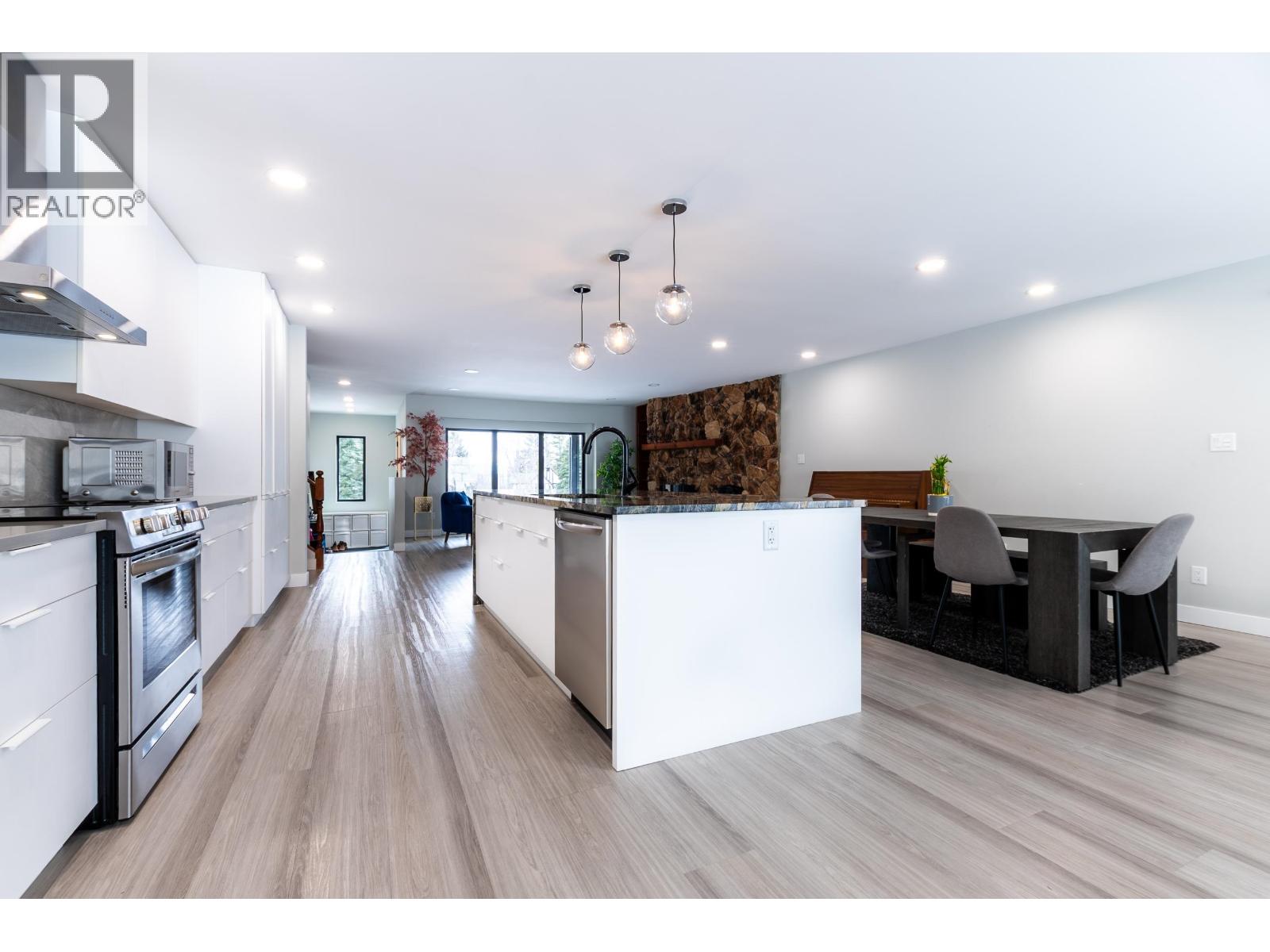 7830 ST. THOMAS PLACE - 11