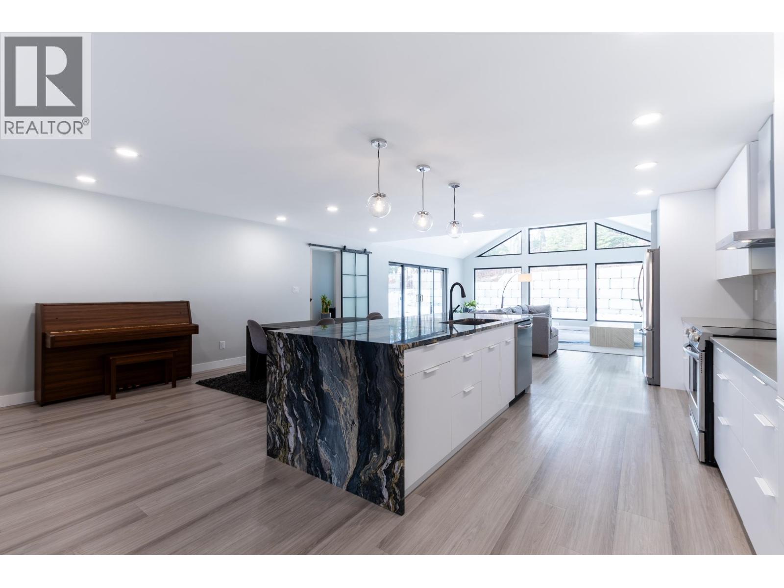 7830 ST. THOMAS PLACE - 12