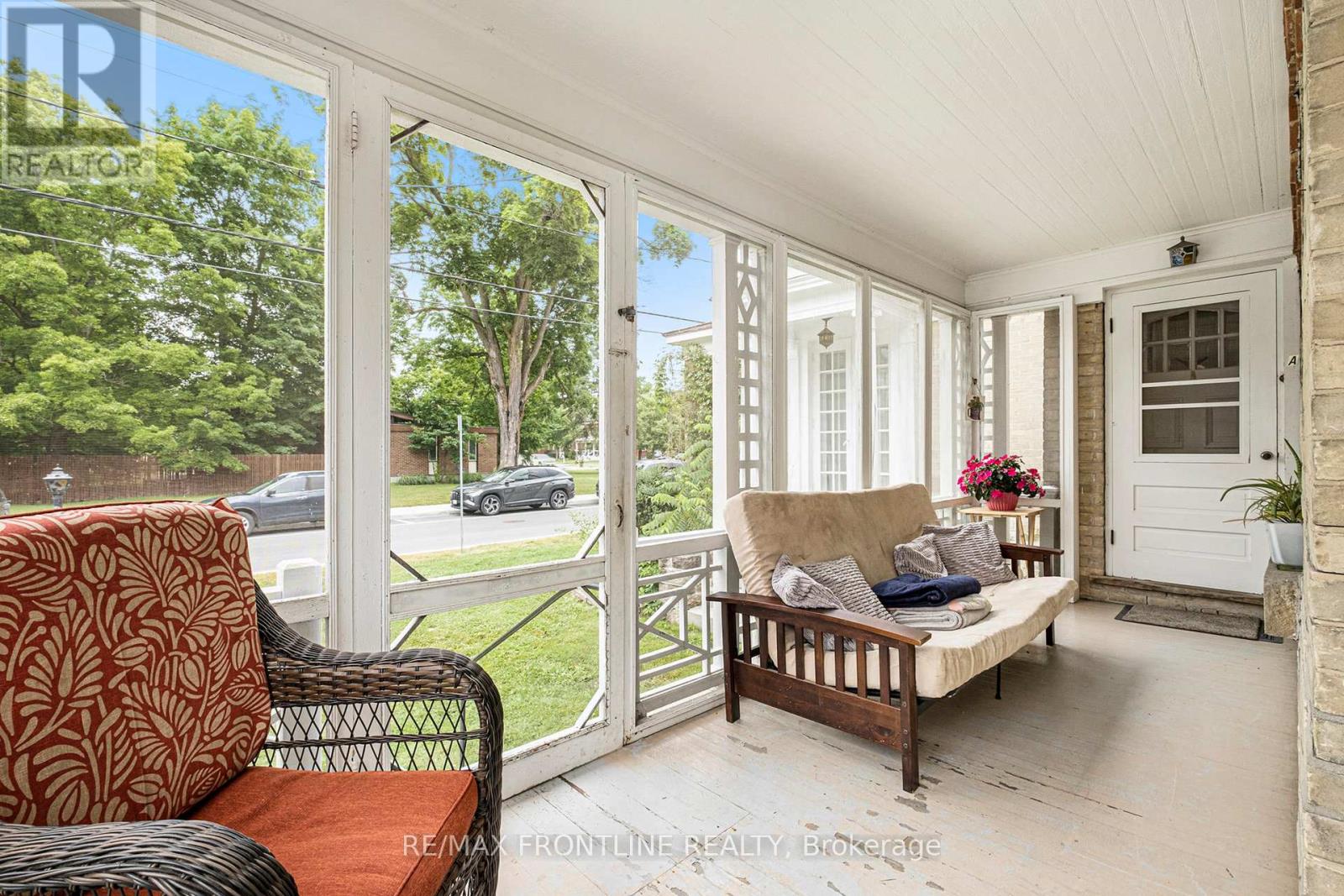 38 DRUMMOND STREET W - 19