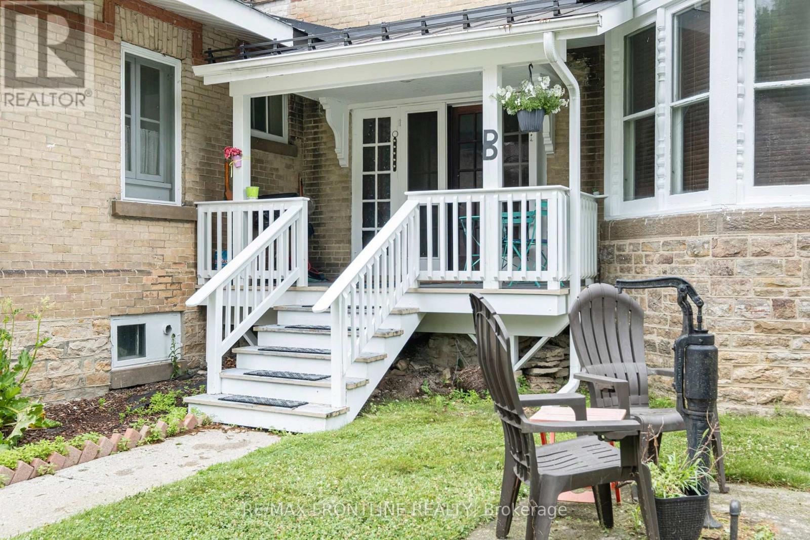 38 DRUMMOND STREET W - 10