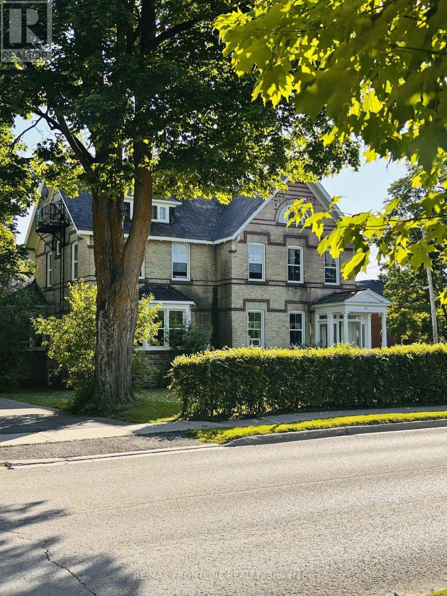 38 DRUMMOND STREET W - 1