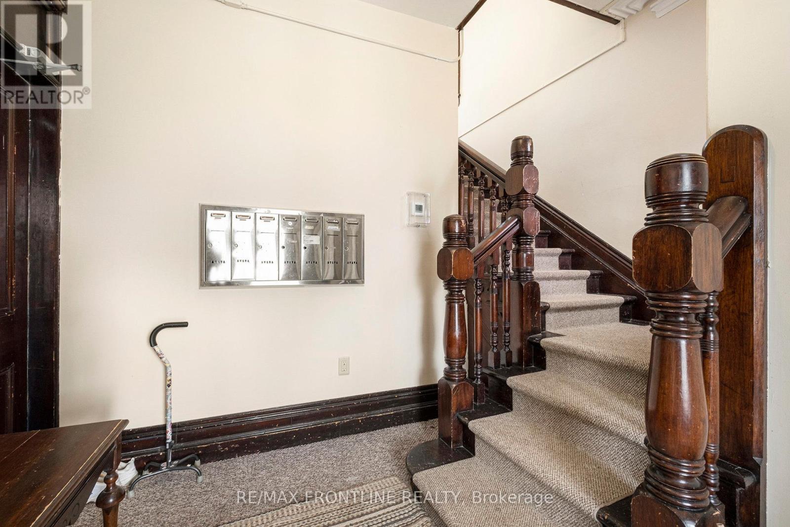 38 DRUMMOND STREET W - 13