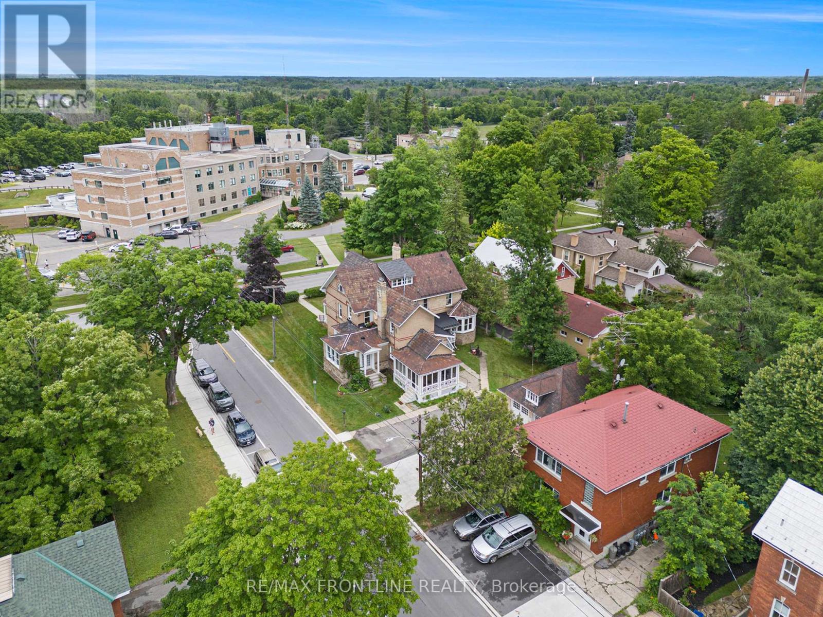 38 DRUMMOND STREET W - 11