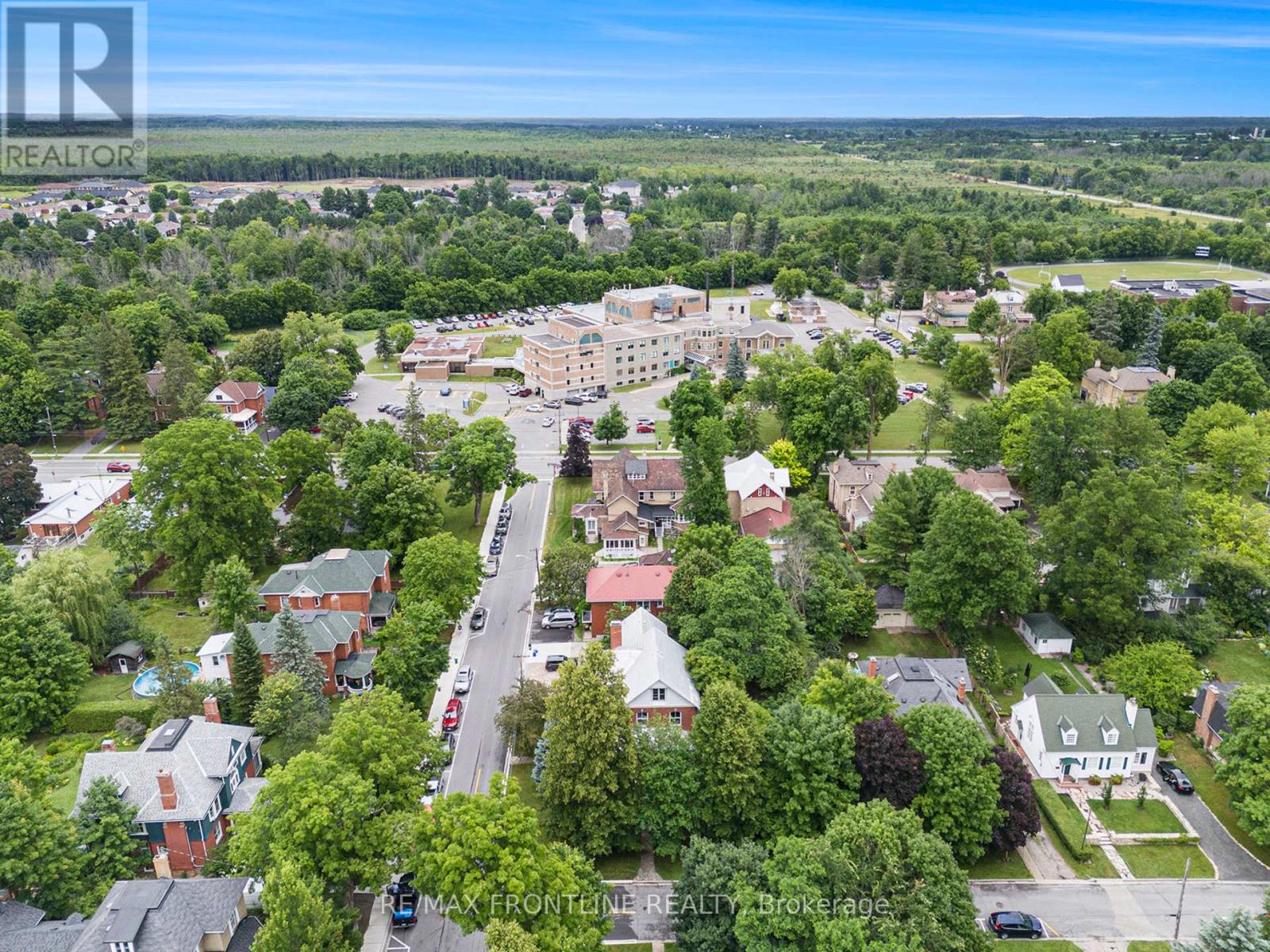38 DRUMMOND STREET W - 12
