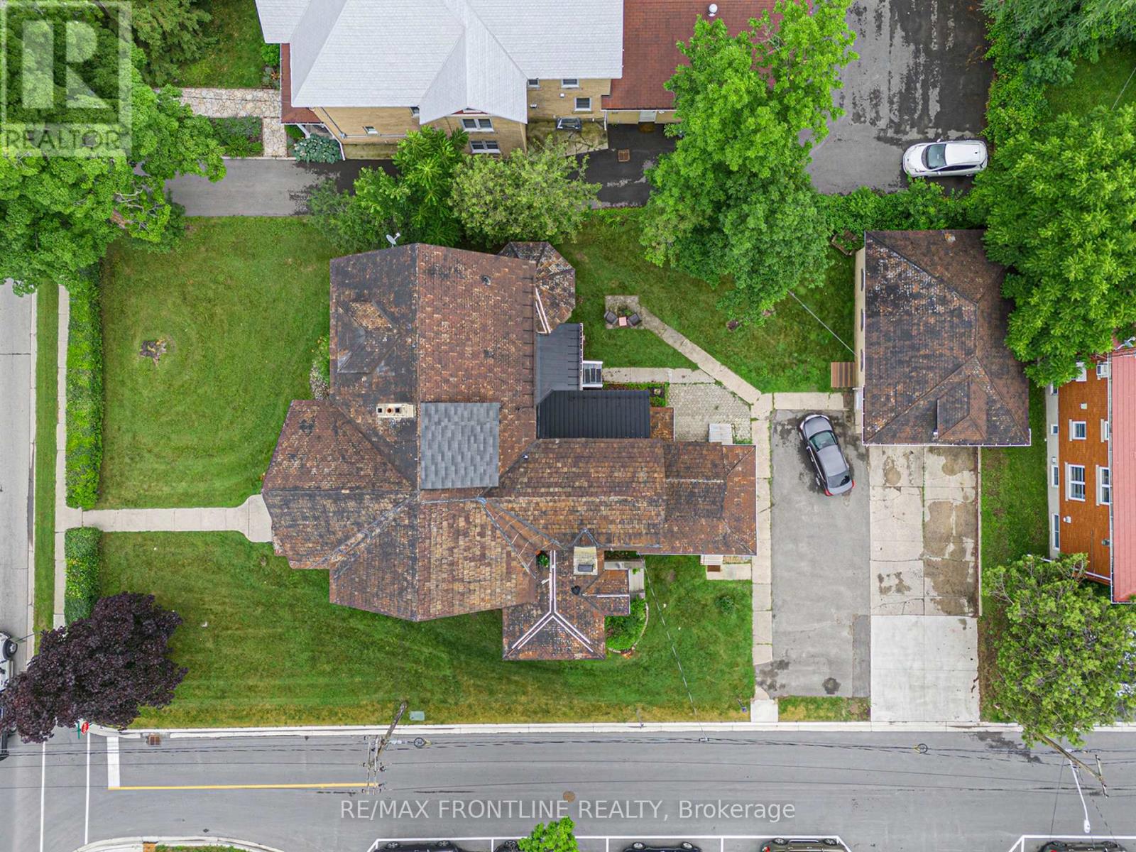 38 DRUMMOND STREET W - 28