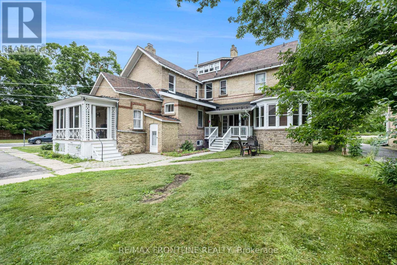 38 DRUMMOND STREET W - 8