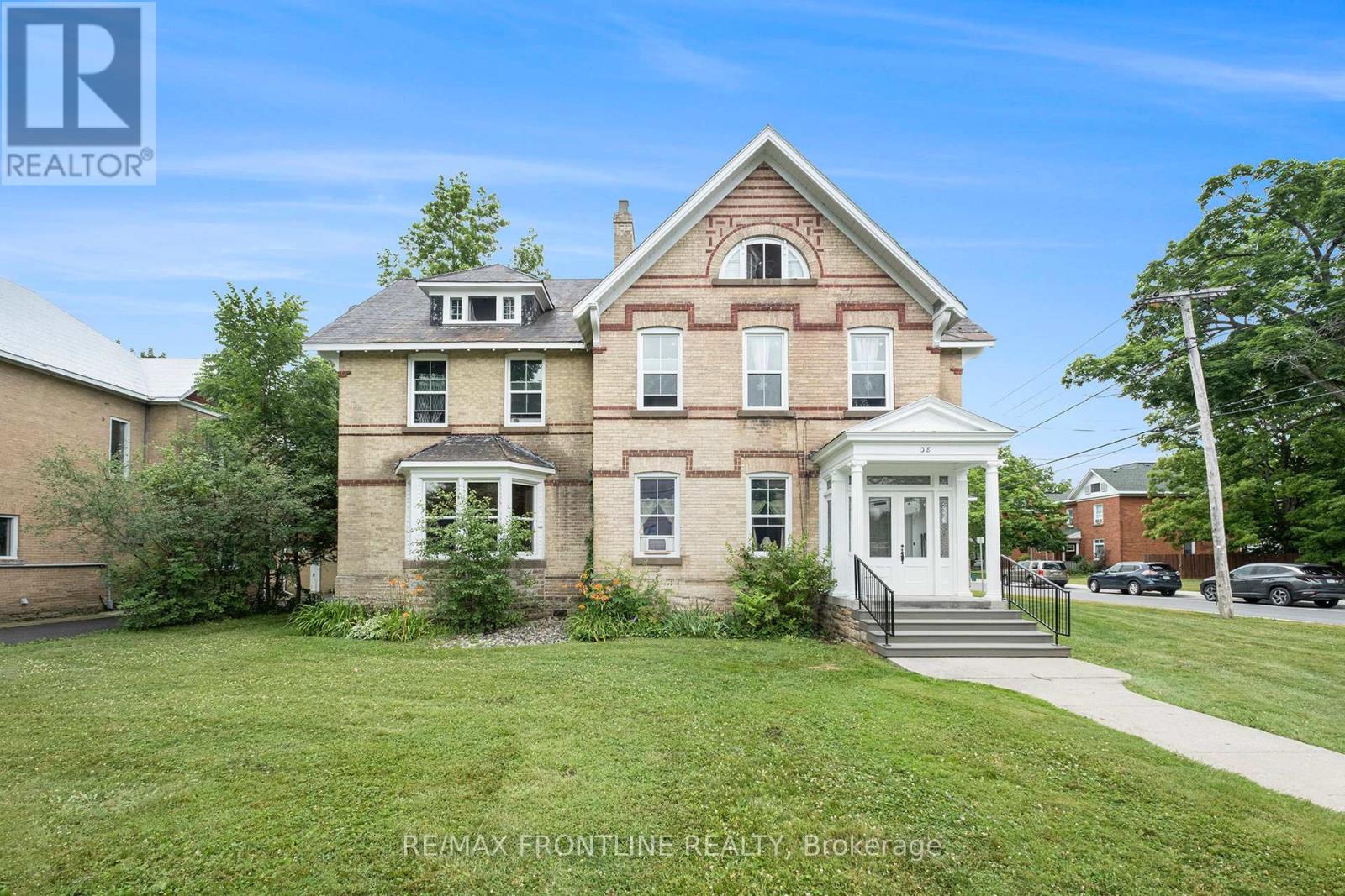 38 DRUMMOND STREET W - 31