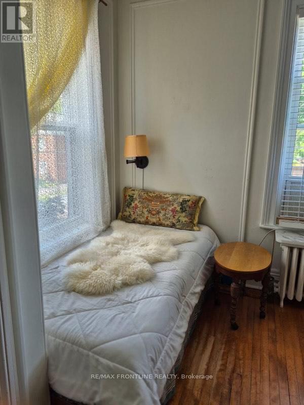 38 DRUMMOND STREET W - 25