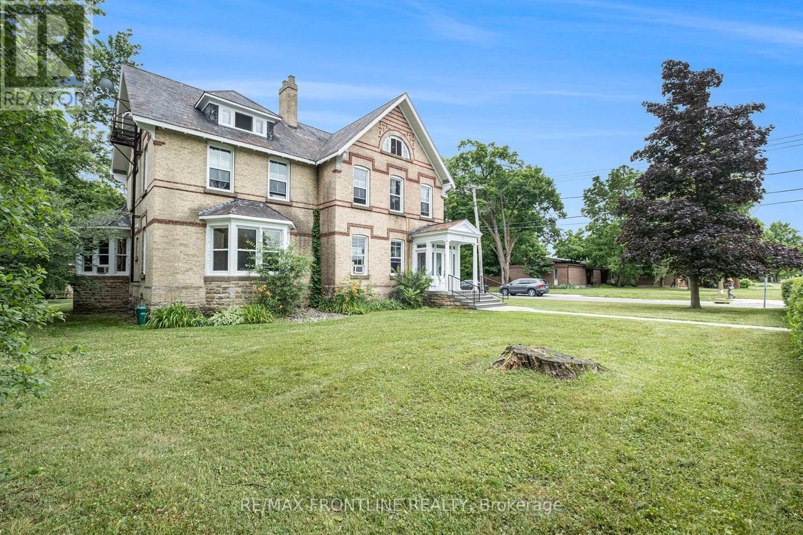 38 DRUMMOND STREET W - 4