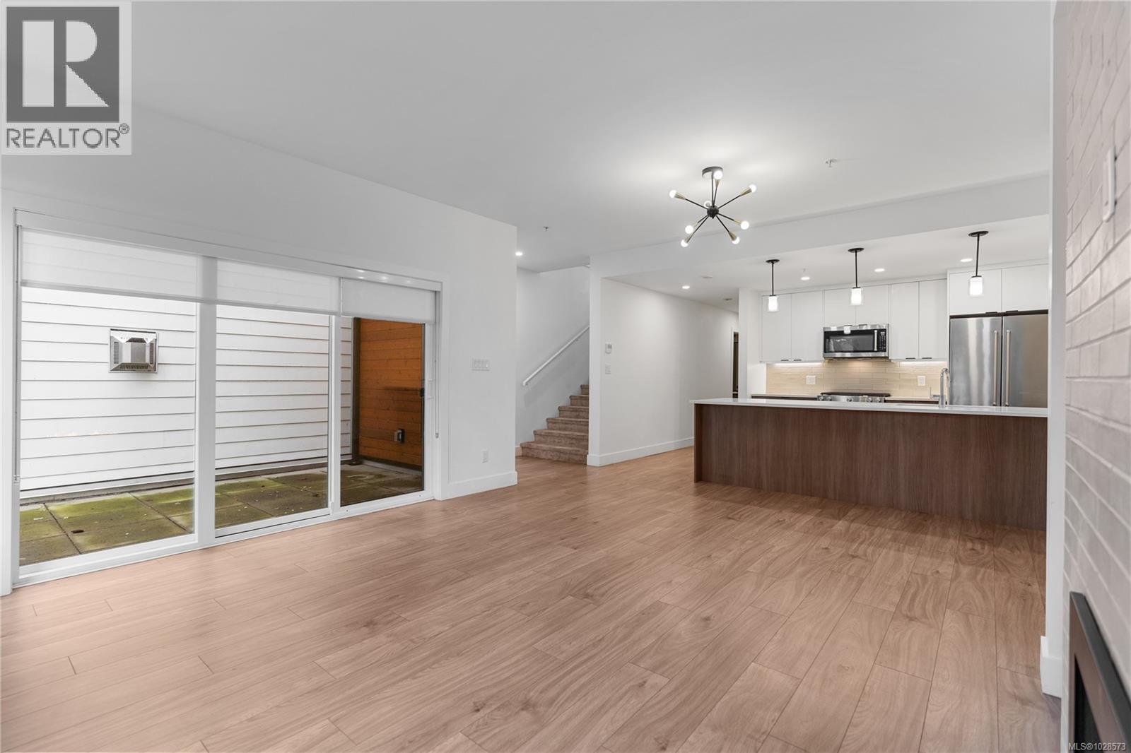 #8 2330 Sooke Rd - 10
