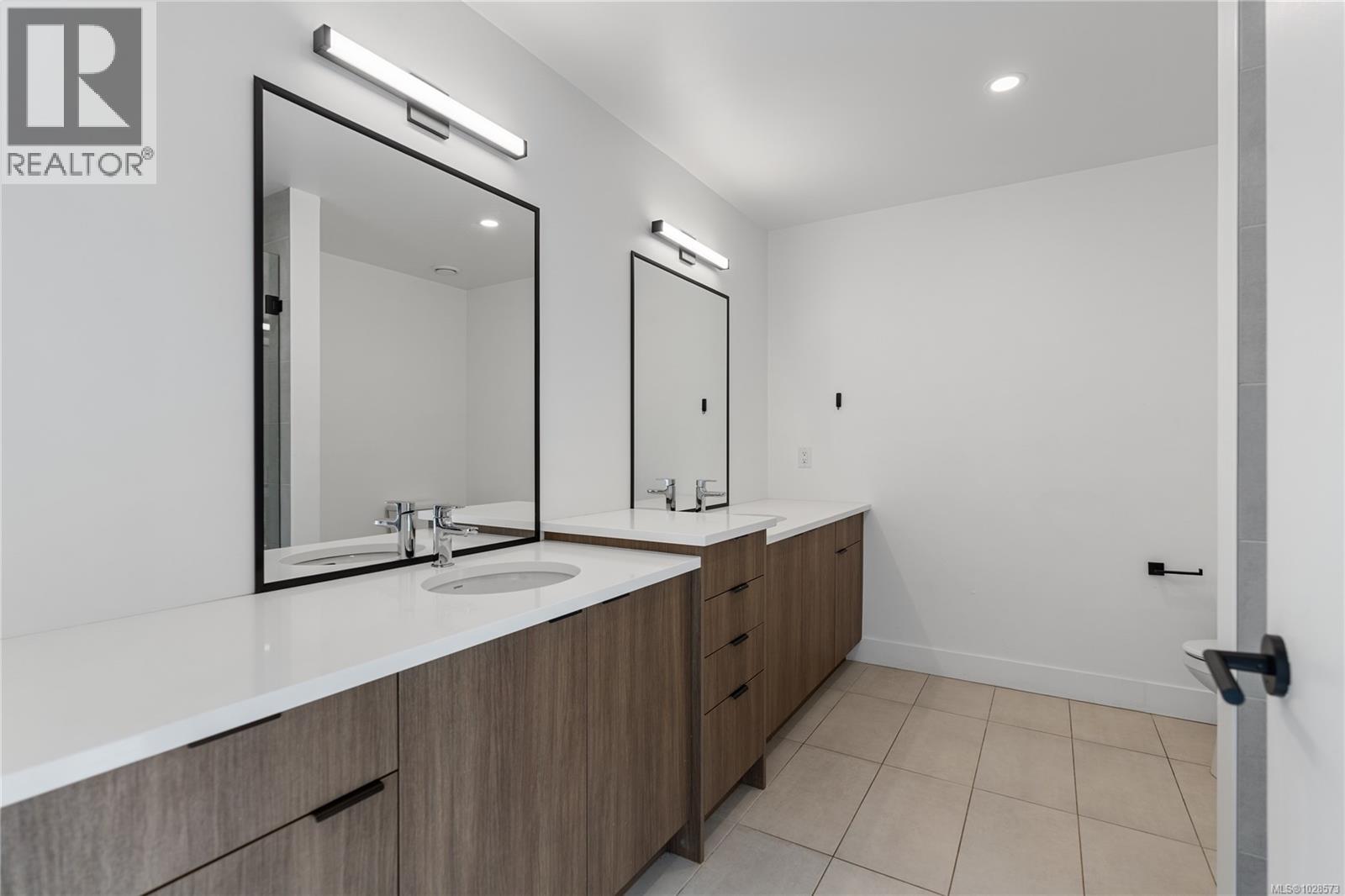 #8 2330 Sooke Rd - 13