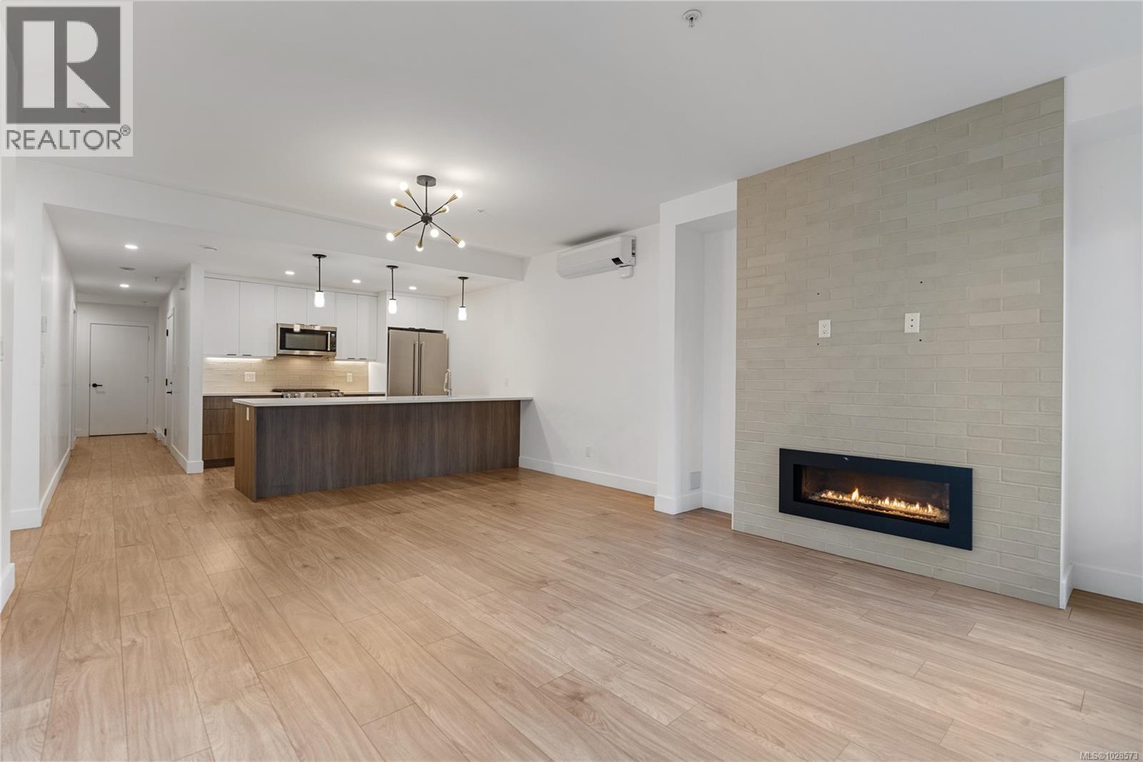 #8 2330 Sooke Rd - 3