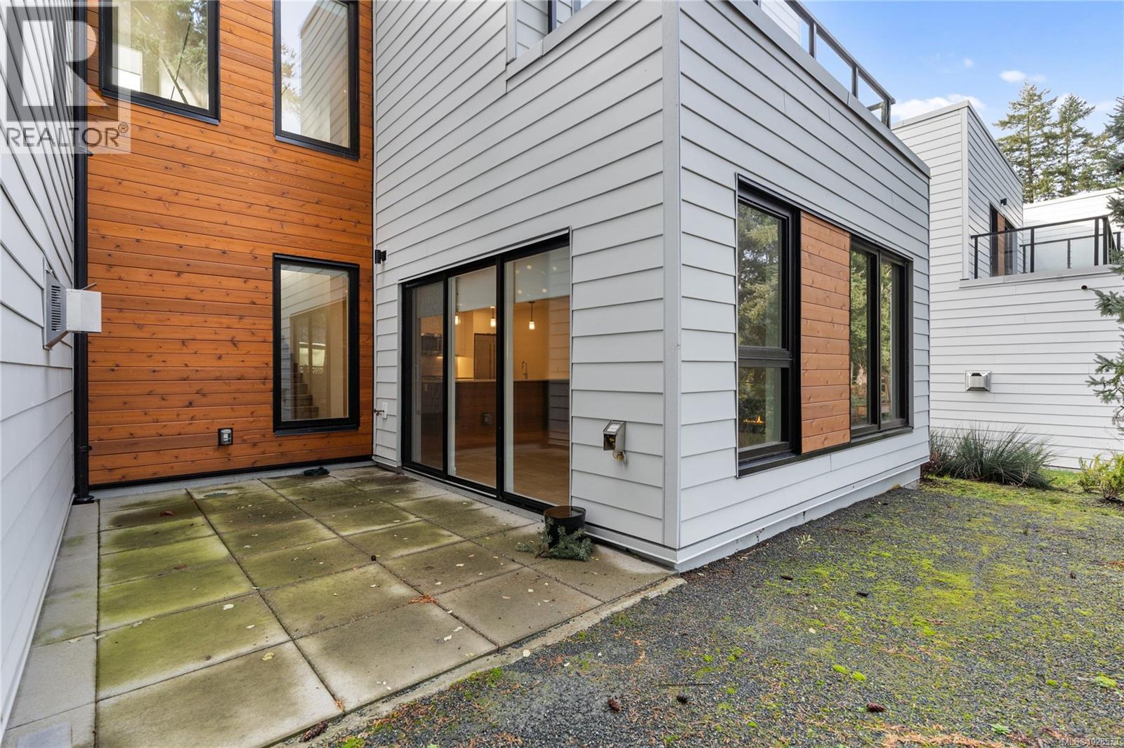 #8 2330 Sooke Rd - 34