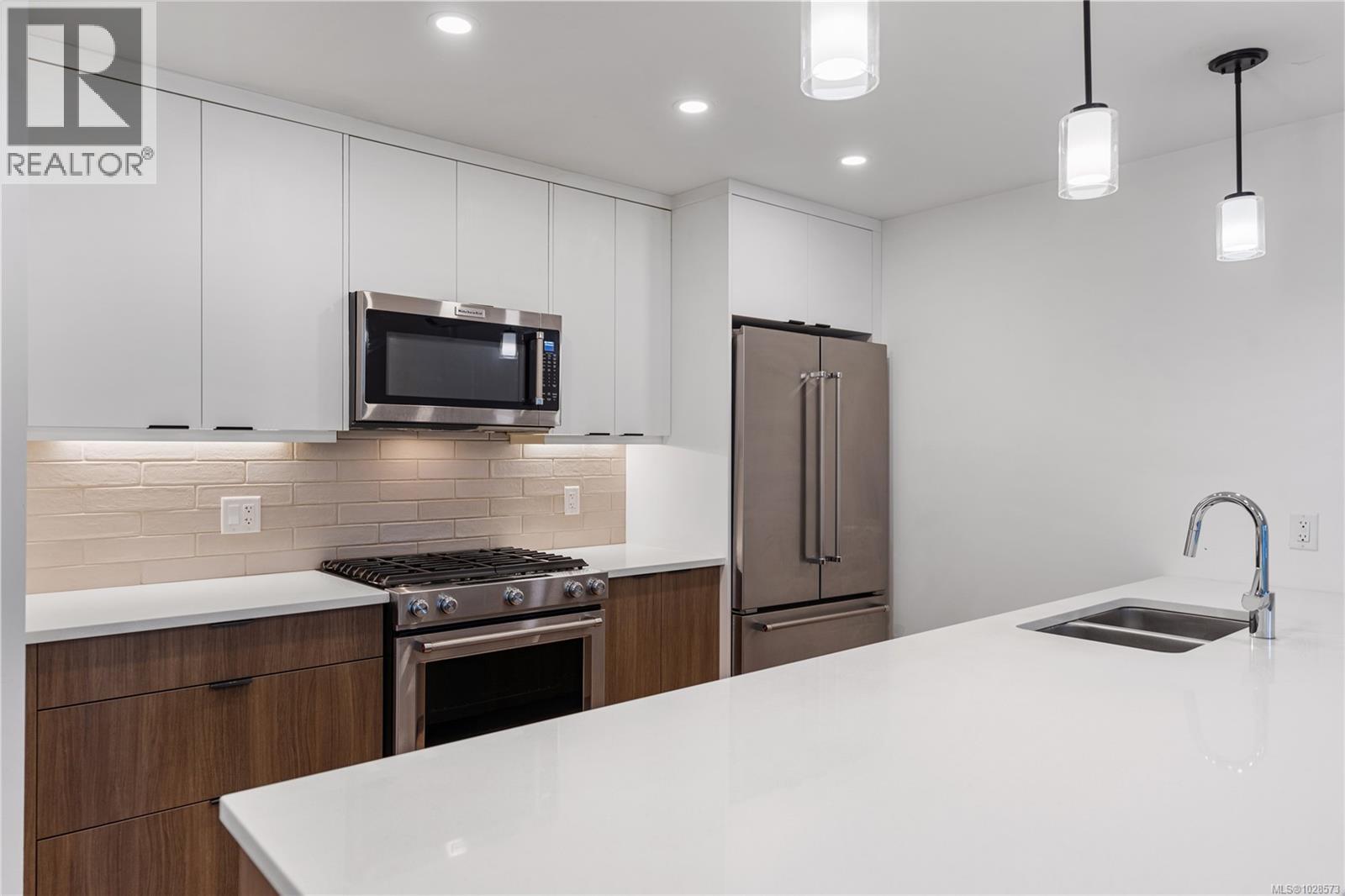 #8 2330 Sooke Rd - 8